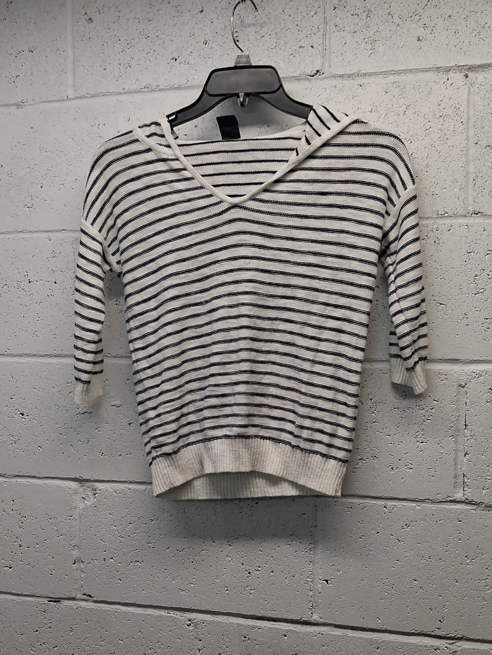 NWOT Womena GAP Striped V-Neck Lightweight Hoodie Sweater - White & Navy